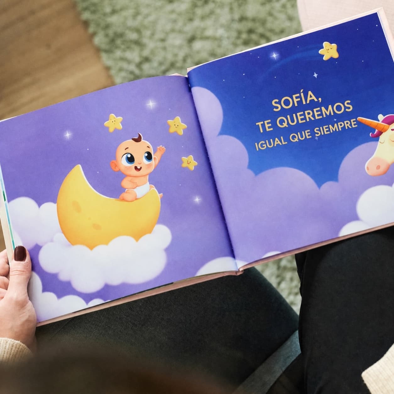 Sofía descubre el libro creado especialmente para ella
